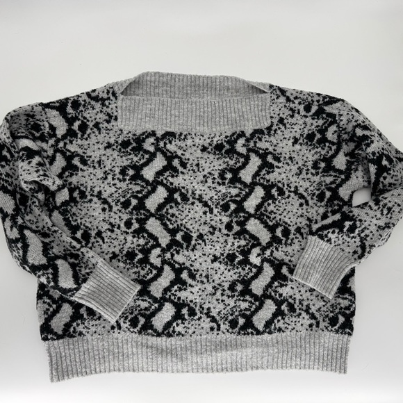 Peyton Primrose Gray & Black Animal Print Sweater XL - Picture 1 of 4